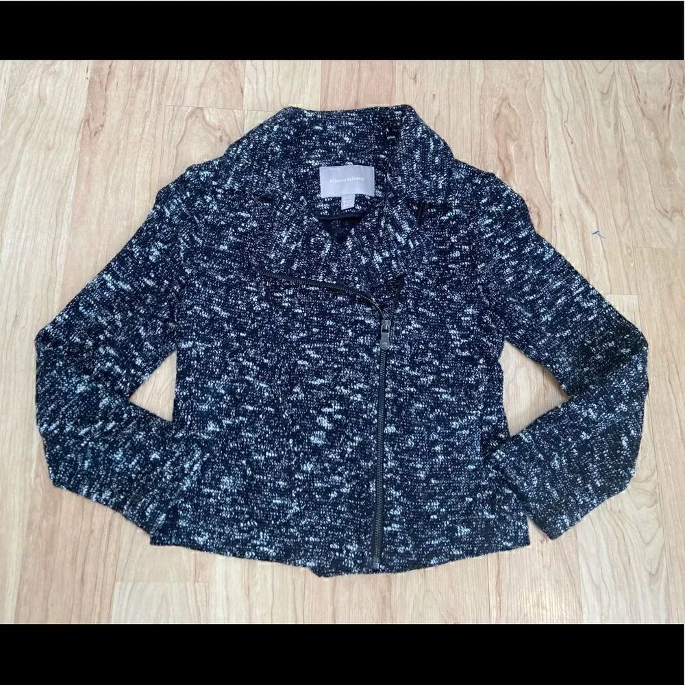 Banana Republic black and white tweed-like zip up trendy jacket